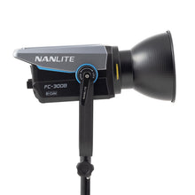 画像をギャラリービューアに読み込む, NANLITE FC-300B 撮影用ライト LEDスタジオライト バイカラー 350W 2700-6500K アプリ操作 ボーエンズマウント ケース付き 国内正規品
